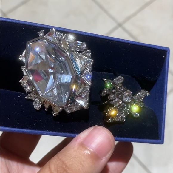 Stylish Jewelry Stack Ideas for Fall and Winter | TikTok Swarovski Ice Crack collection Necklace Brooch and rings (ring size 58)